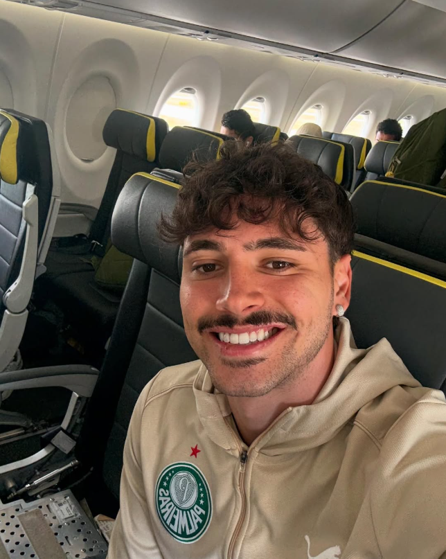 Jogador do Palmeiras no avião